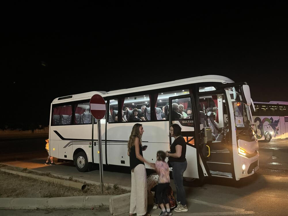 Antalya'da yangın paniği! 5 yıldızlı otele giden 622 kişi gece yarısı tahliye edildi Antalya'da yangın paniği! 5 yıldızlı otele giden 622 kişi gece yarısı tahliye edildi - 8. Resim