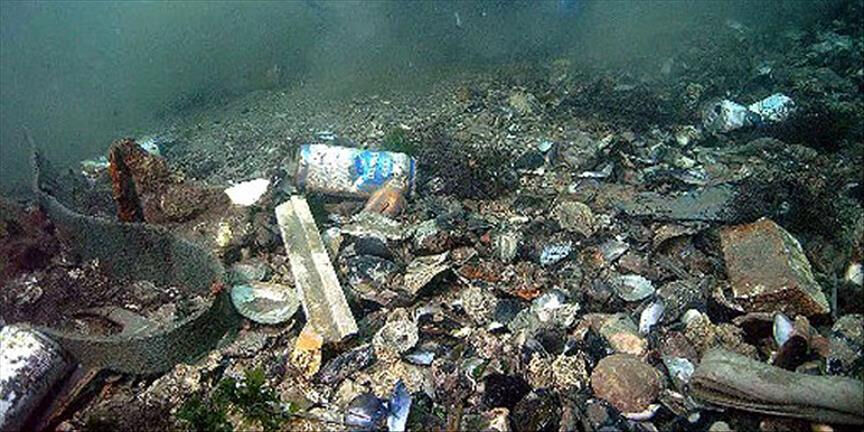 Araç lastiği, alışveriş sepeti, paspas, cam şişeler... Bu denizde yok yok! Araç lastiği, alışveriş sepeti, paspas, cam şişeler... Bu denizde yok yok! - 1. Resim