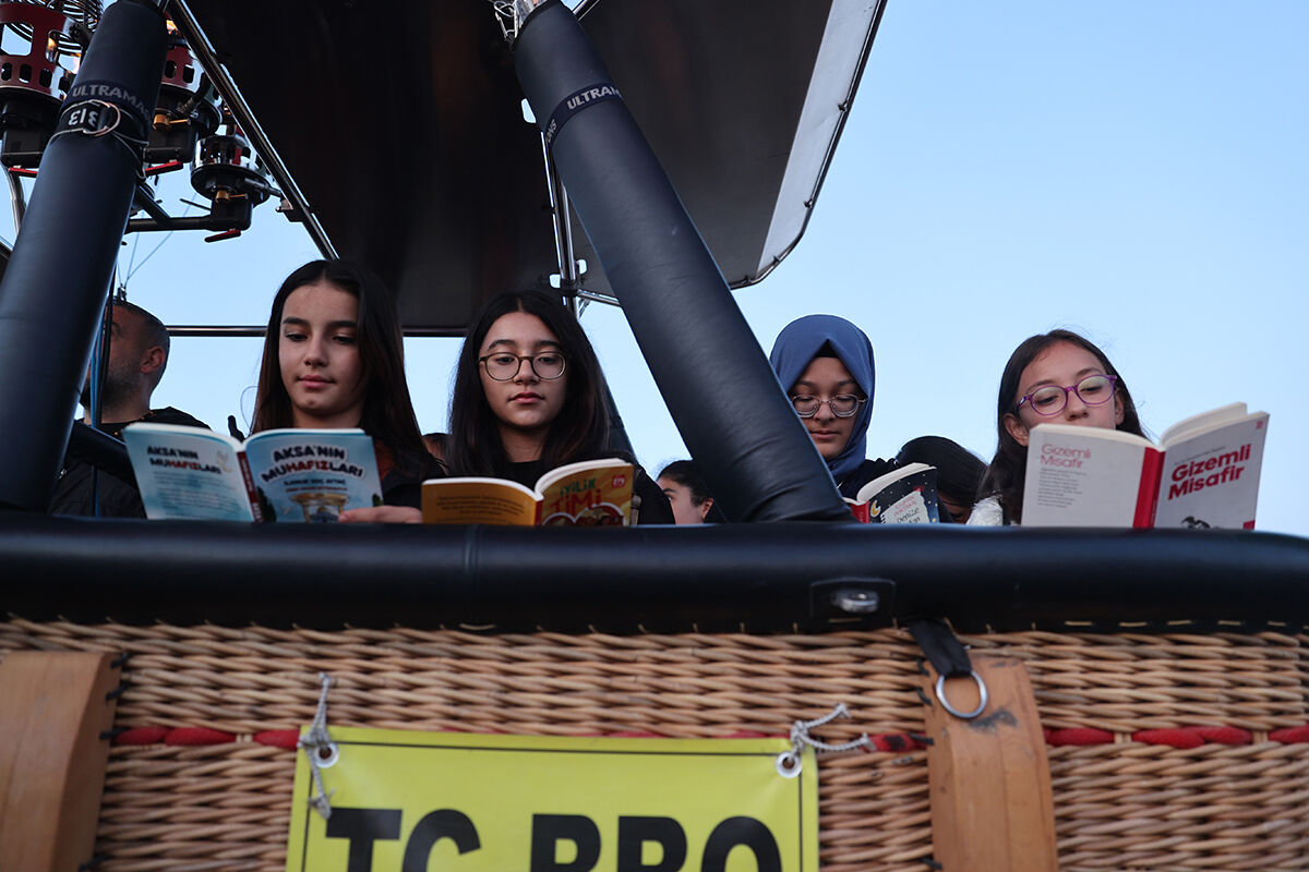 Balonda kitap keyfi! Milli Eğitim'in projesi gökyüzünde hayata geçti - 2. Resim