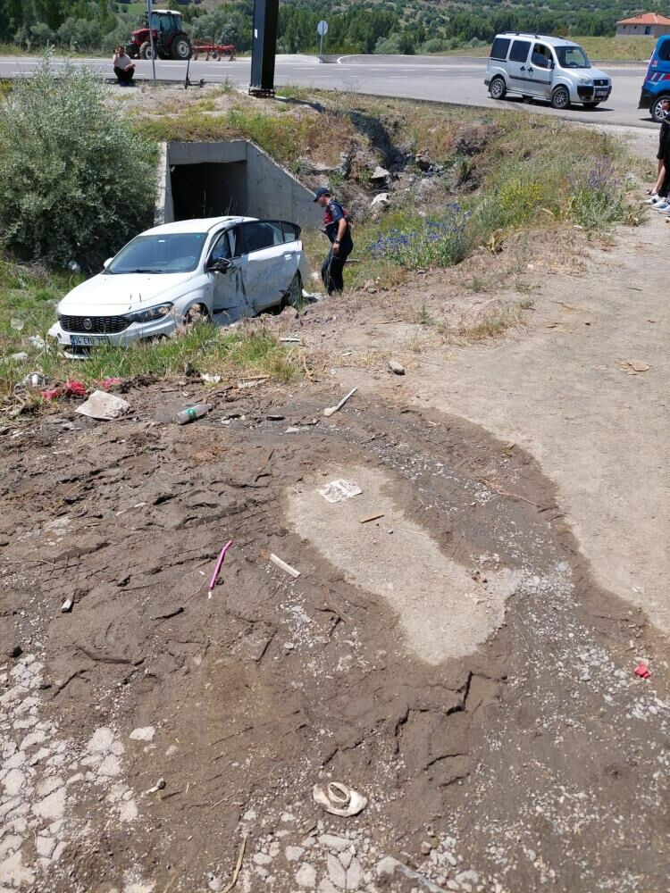 "Başka canlar yanmasın" diye yardım istemişlerdi! Aynı yerde kaza oldu: Yaralılar var "Başka canlar yanmasın" diye yardım istemişlerdi! Aynı yerde kaza oldu: Yaralılar var - 2. Resim