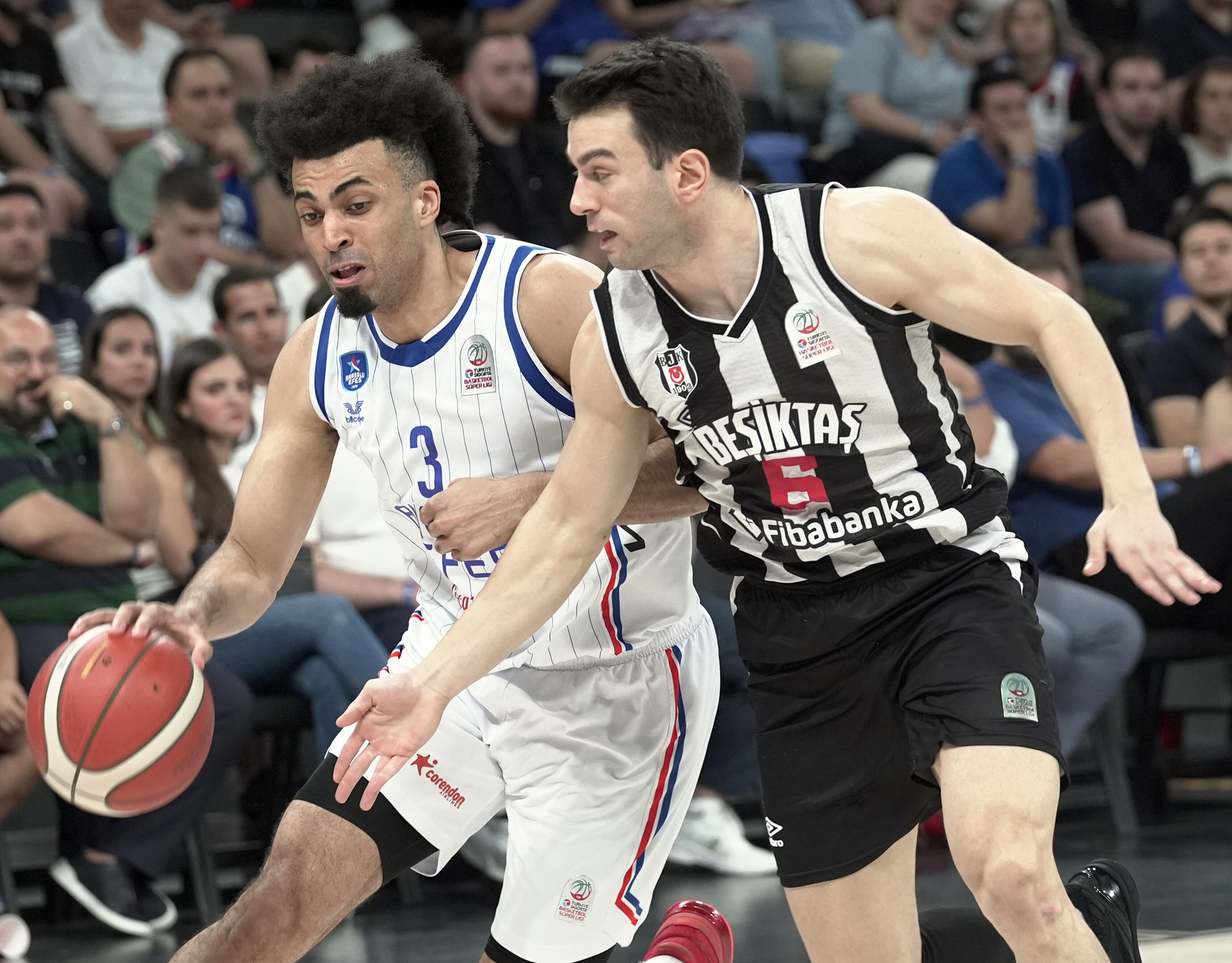 Beşiktaş'tan dev zafer! Seride durum 2-2 oldu, final bileti Akatlar'da belli olacak Beşiktaş'tan dev zafer! Seride durum 2-2 oldu, final bileti Akatlar'da belli olacak - 1. Resim