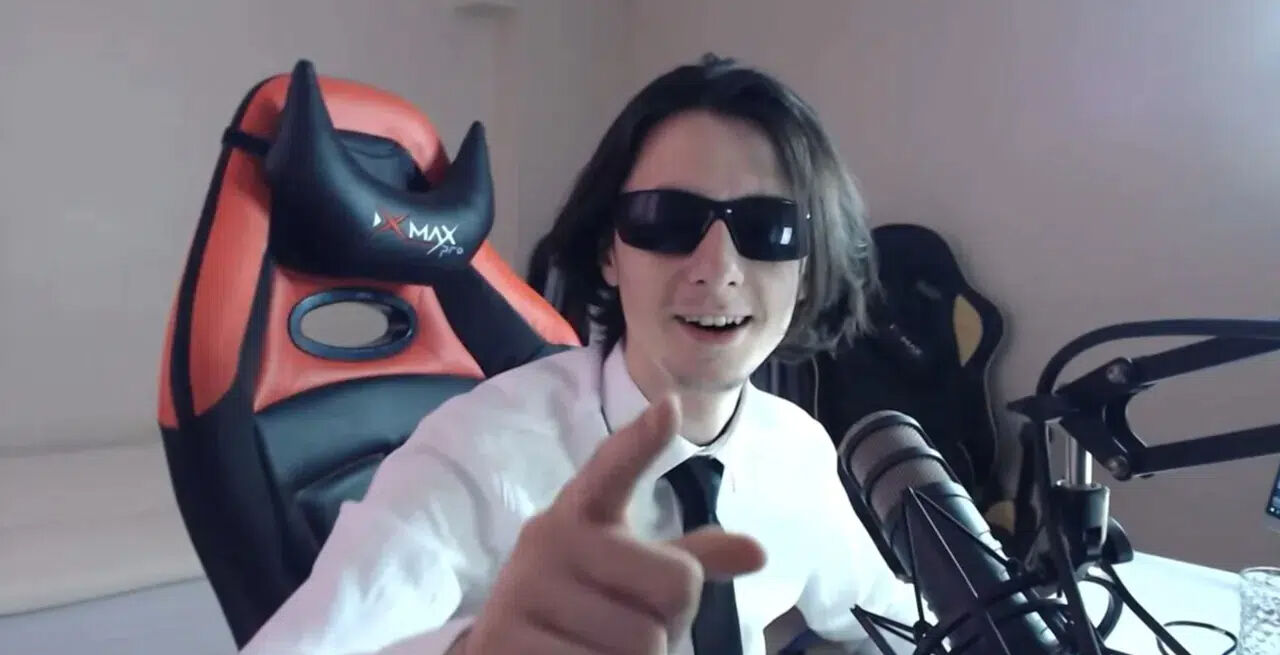 Dijital oyunda 'KeyDrop' vurgunu! Sosyal medya fenomeni Ferit Karakaya binlerce doları böyle cebe indirdi Dijital oyunda 'KeyDrop' vurgunu! Sosyal medya fenomeni Ferit Karakaya binlerce doları böyle cebe indirdi - 1. Resim