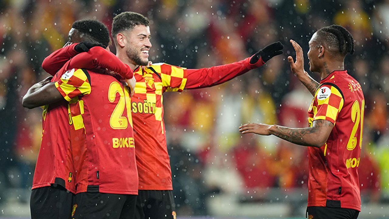 Galatasaray'dan bomba bir transfer daha! Takas formülü devreye giriyor Galatasaray'dan bomba bir transfer daha! Takas formülü devreye giriyor