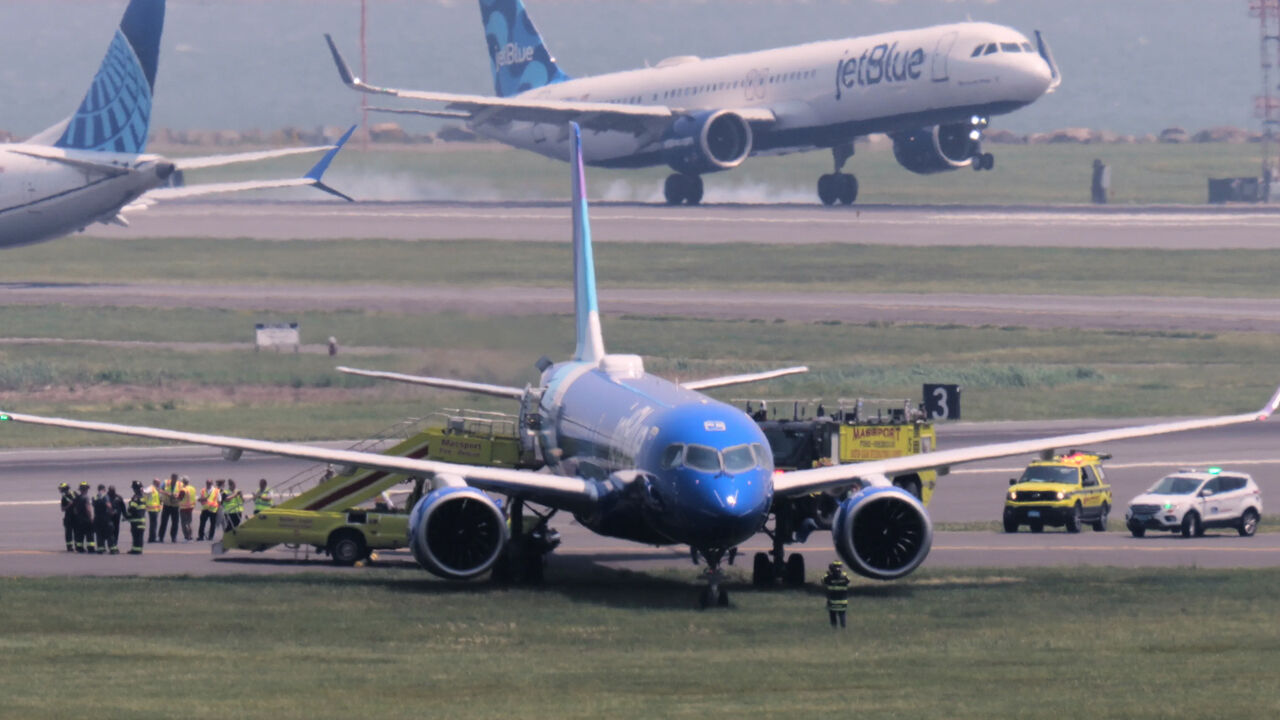 Hindistan'daki kaza sonrası az kalsın bir uçak faciası daha yaşanıyordu! Bu kez adres ABD Hindistan'daki kaza sonrası az kalsın bir uçak faciası daha yaşanıyordu! Bu kez adres ABD - 1. Resim