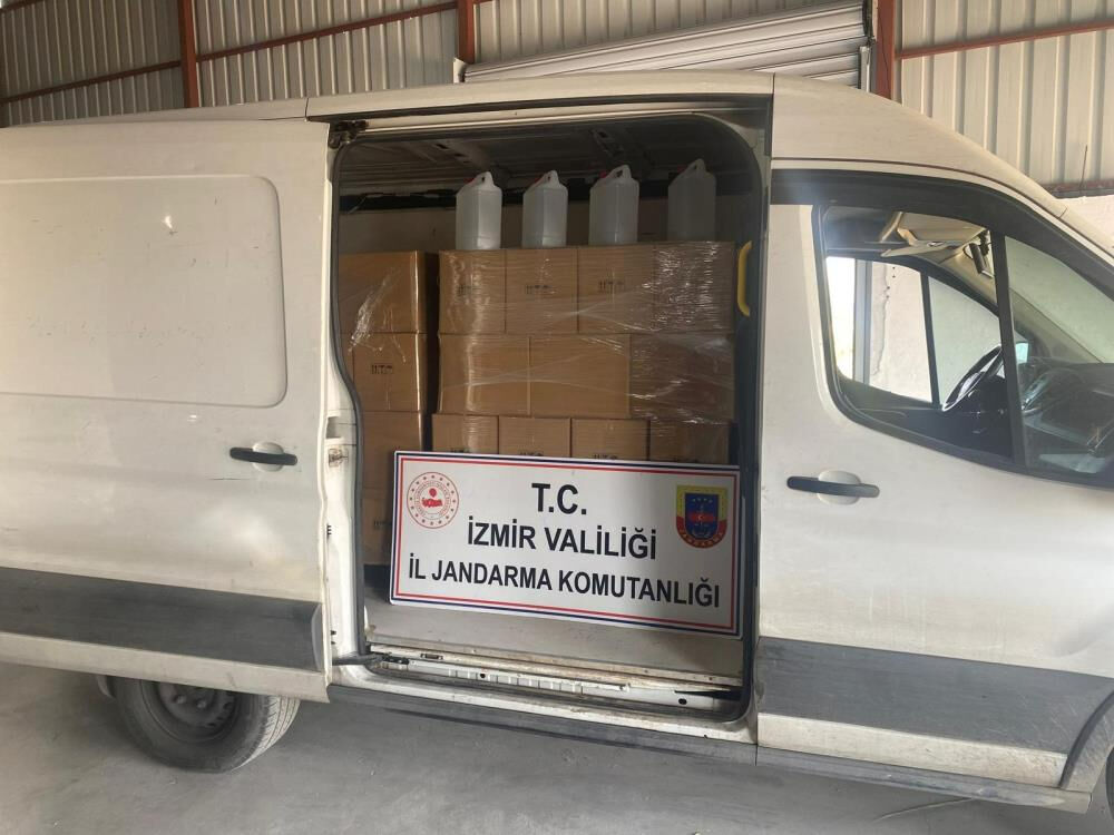 İzmir'de 10 milyon TL'lik operasyon: 4 gözaltı var İzmir'de 10 milyon TL'lik operasyon: 4 gözaltı var - 2. Resim