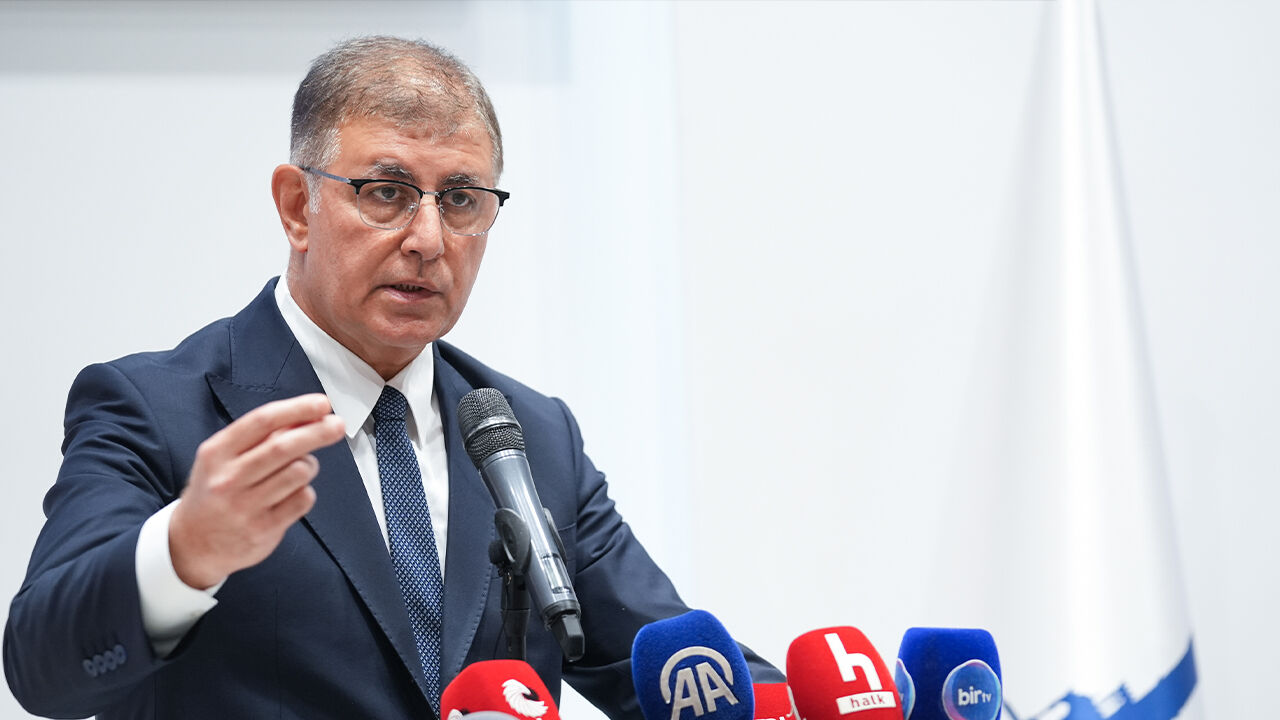 İzmir'de kriz bitti, Başkan Tugay'dan '130 bin TL' resti: Toplu çıkarma... İzmir'de kriz bitti, Başkan Tugay'dan '130 bin TL' resti: Toplu çıkarma... - 2. Resim