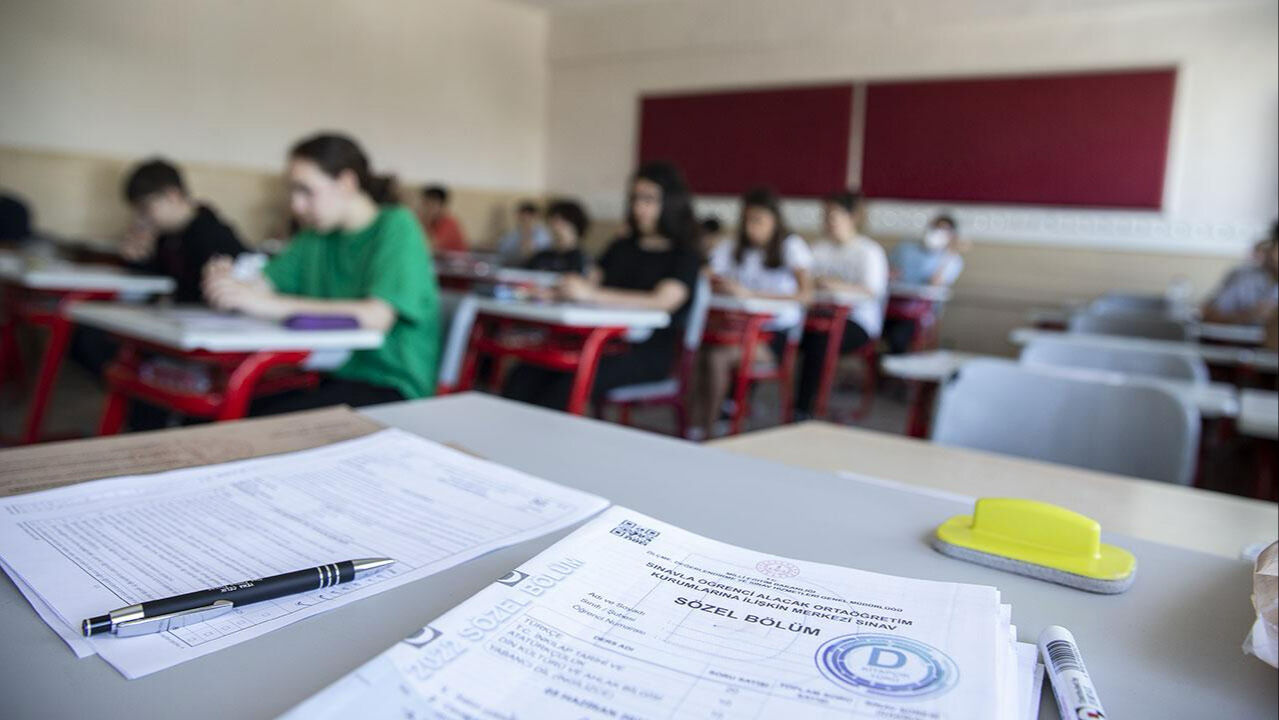 LGS çıkmış sorular ve cevap anahtarları yayınlandı! MEB LGS 2018'den 2024'e kadar tüm sorular ve cevap anahtarı LGS çıkmış sorular ve cevap anahtarları yayınlandı! MEB LGS 2018'den 2024'e kadar tüm sorular ve cevap anahtarı - 1. Resim