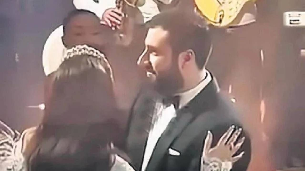 Ünlü Azeri iş adamının oğlu İstanbul'da evlendi! Görkemli düğün göz kamaştırdı: 1000 kişi katıldı Ünlü Azeri iş adamının oğlu İstanbul'da evlendi! Görkemli düğün göz kamaştırdı: 1000 kişi katıldı