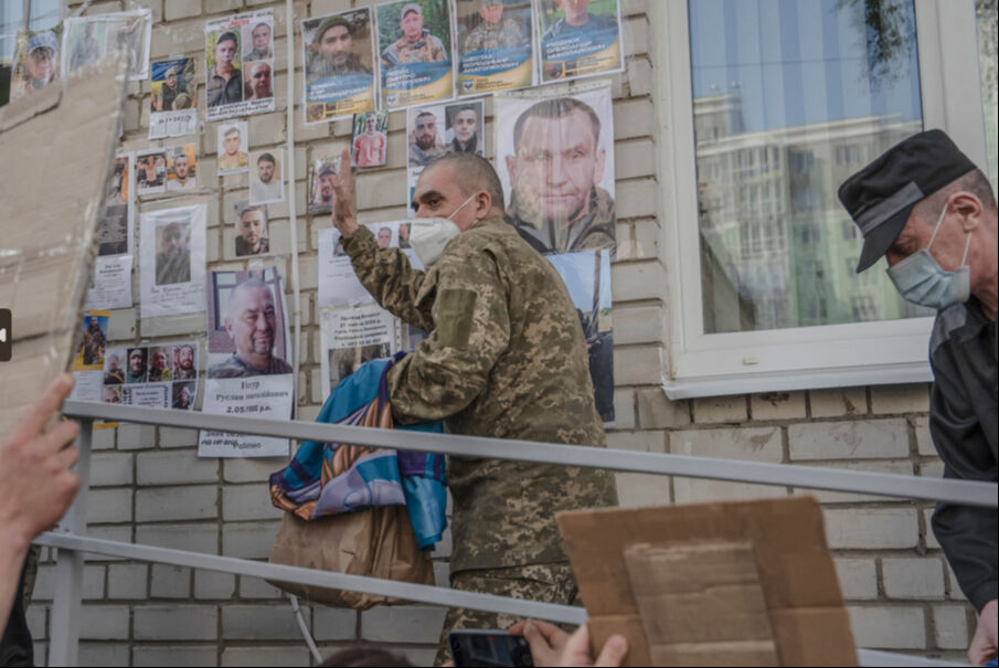 Zelenskiy, yeni esir takasını duyurdu: Ağır yaralı Ukraynalılar evlerine döndü Zelenskiy, yeni esir takasını duyurdu: Ağır yaralı Ukraynalılar evlerine döndü - 2. Resim