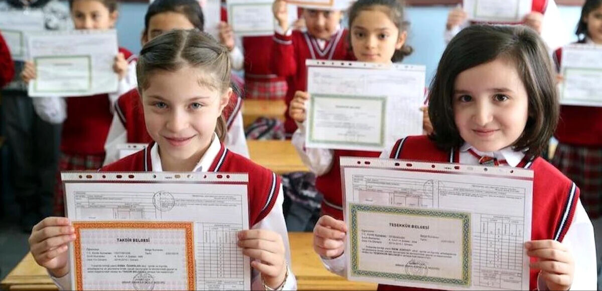 1 dersten kalınca belge alınır mı? Tek derten kalanlar takdir teşekkür belgesi alabilir mi? 1 dersten kalınca belge alınır mı? Tek derten kalanlar takdir teşekkür belgesi alabilir mi? - 1. Resim