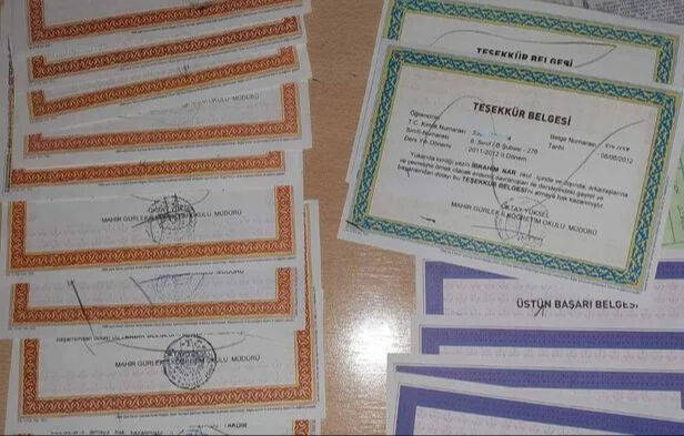 1 dersten kalınca belge alınır mı? Tek derten kalanlar takdir teşekkür belgesi alabilir mi? 1 dersten kalınca belge alınır mı? Tek derten kalanlar takdir teşekkür belgesi alabilir mi? - 3. Resim