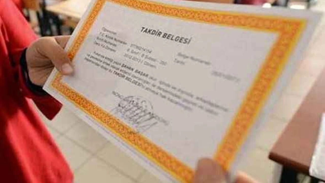 5 gün devamsızlık yapan belge alamıyor mu? Lise Takdir Teşekkür alma koşulları 2025 - 1. Resim