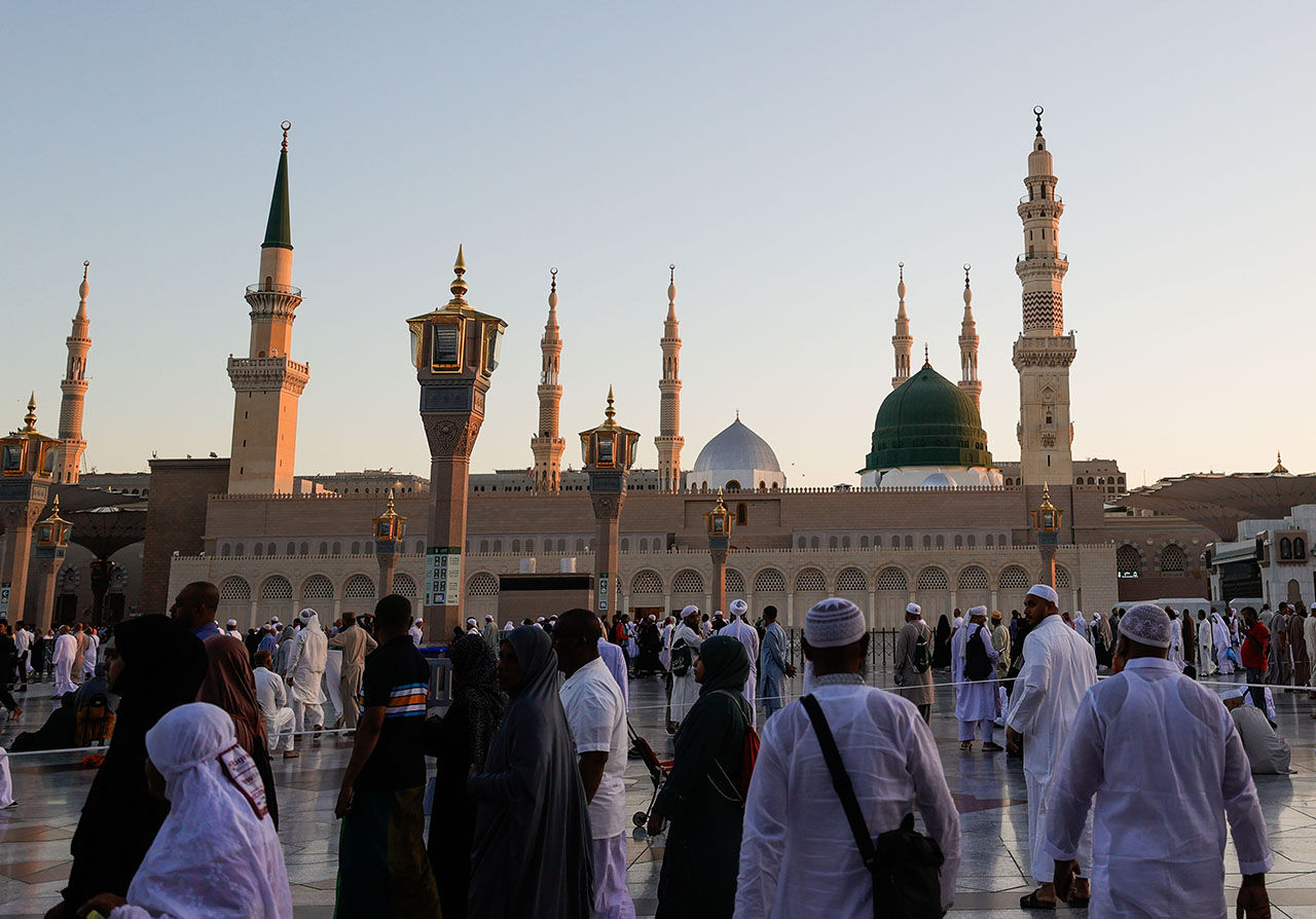 Binlerce Müslüman Mescid-i Nebevi'de cuma namazı kıldı Binlerce Müslüman Mescid-i Nebevi'de cuma namazı kıldı - 3. Resim