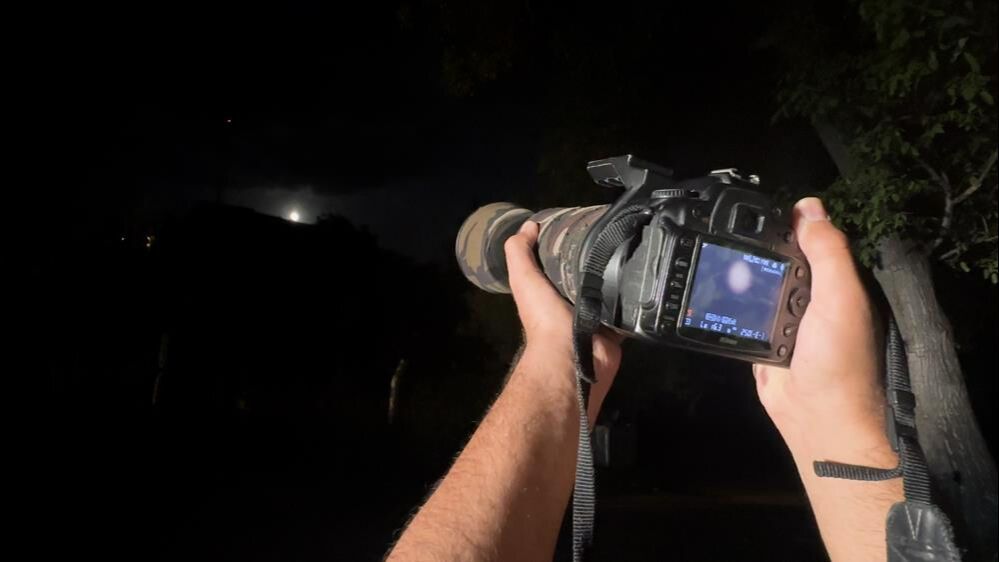 Büyük tesadüf! Dolunay fotoğrafı çekerken ISS'yi görüntüledi: Bir cismin hızla geçtiğini fark ettim - 1. Resim