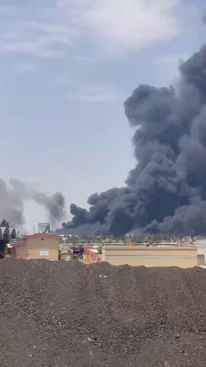 CANLI | İsrail'den İran'a hava saldırısı! Tahran'da peş peşe patlamalar, can kaybı korkunç Netanyahu'nun ofisinden TASS'a yapılan açıklamada İsrail'in İran'la tam teşekküllü bir savaş olasılığına hazırlıklı olduğu belirtildi.