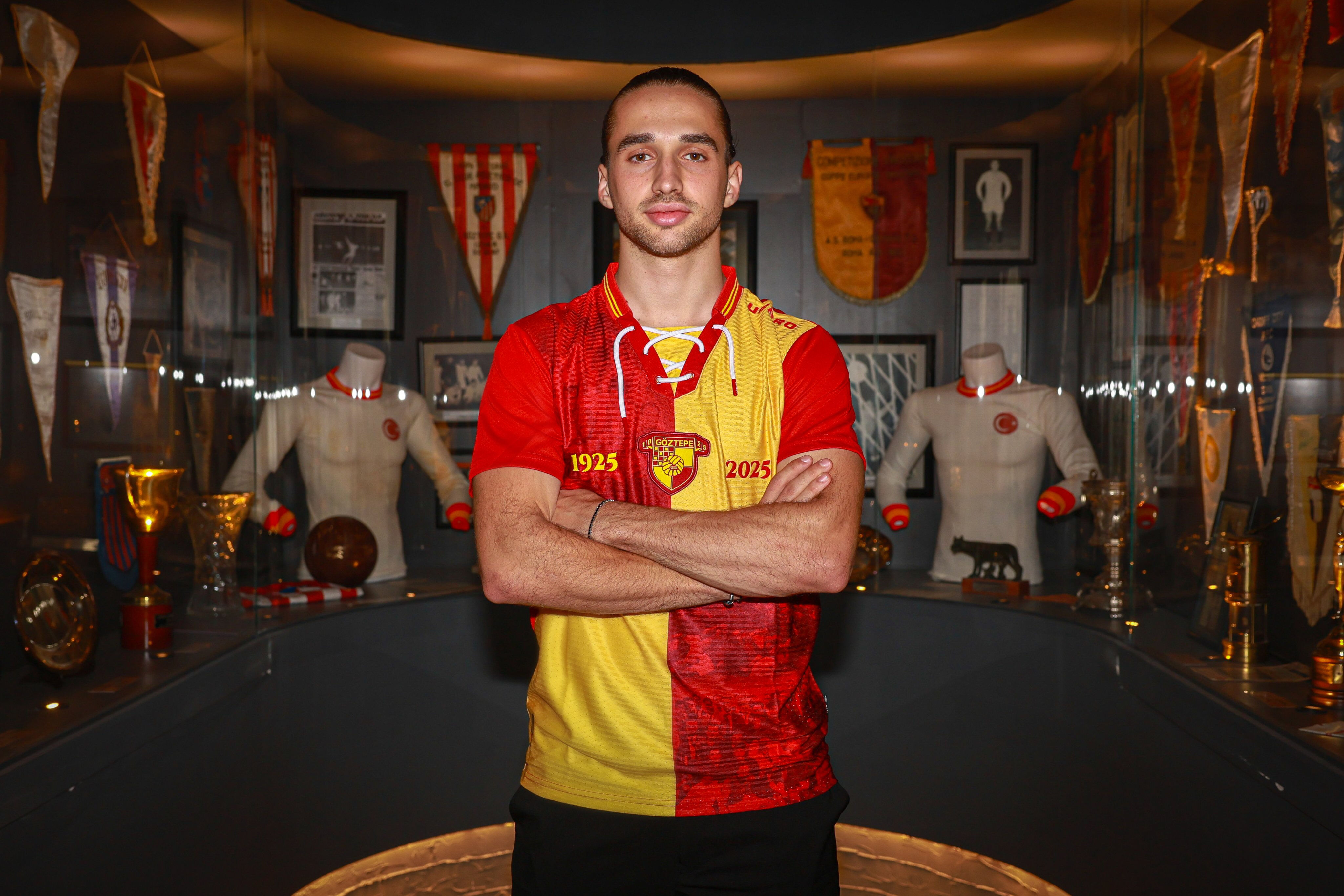 Göztepe'den ilk hamle! Arda Okan Kurtulan resmen açıklandı Göztepe'den ilk hamle! Arda Okan Kurtulan resmen açıklandı - 2. Resim