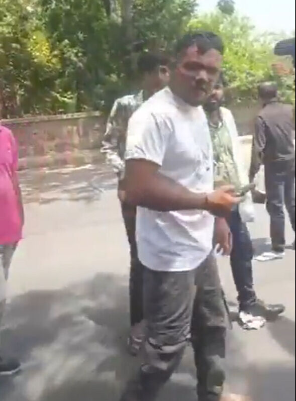 Hindistan'daki uçak kazasından yürüyerek çıkmıştı: 11A yolcusu dehşeti anlattı!  Hindistan'daki uçak kazasından yürüyerek çıkmıştı: 11A yolcusu dehşeti anlattı!