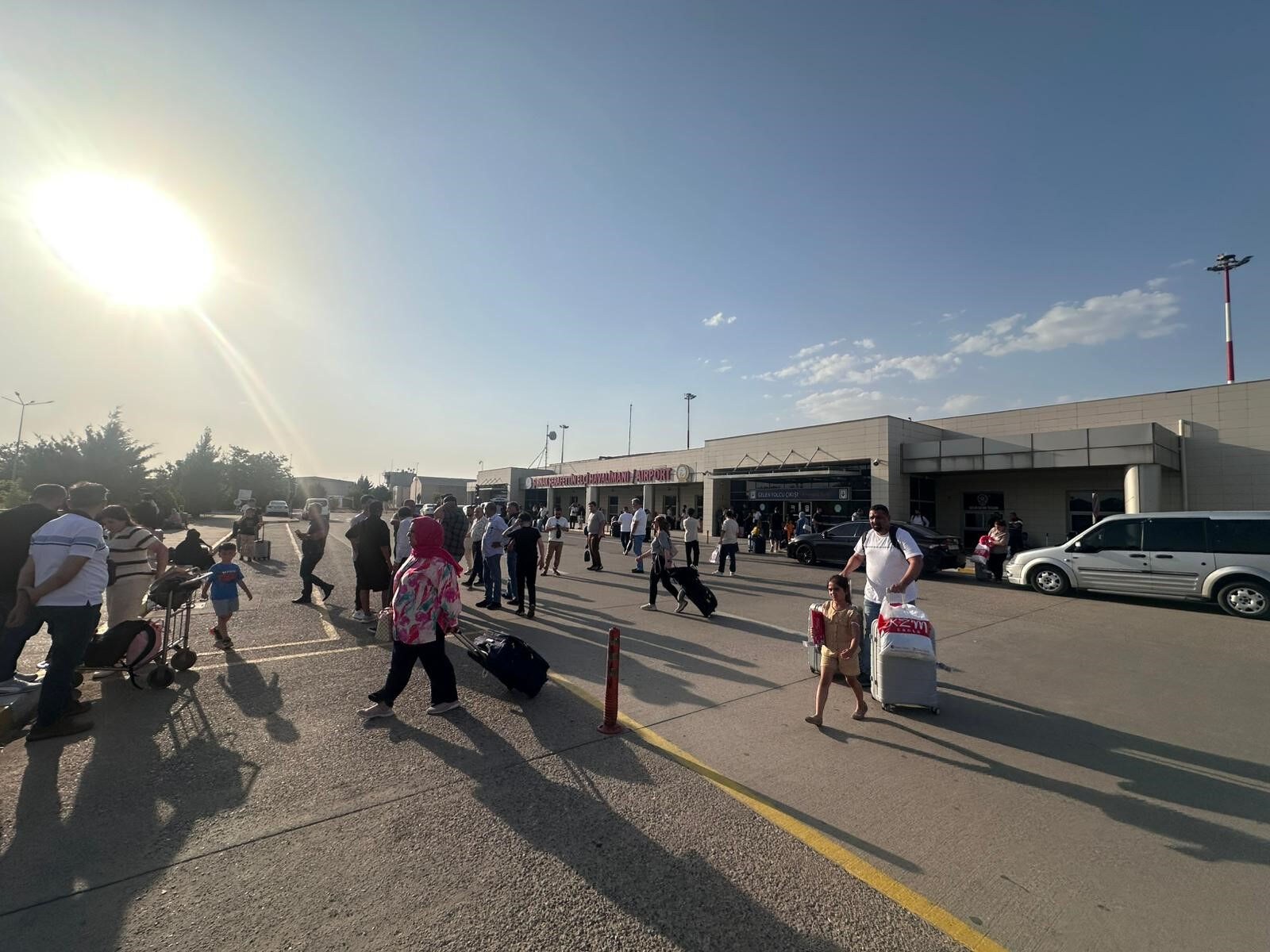 İran'a saldırı rota değiştirtti! Uçaklar peş peşe Şırnak'a indi - 1. Resim