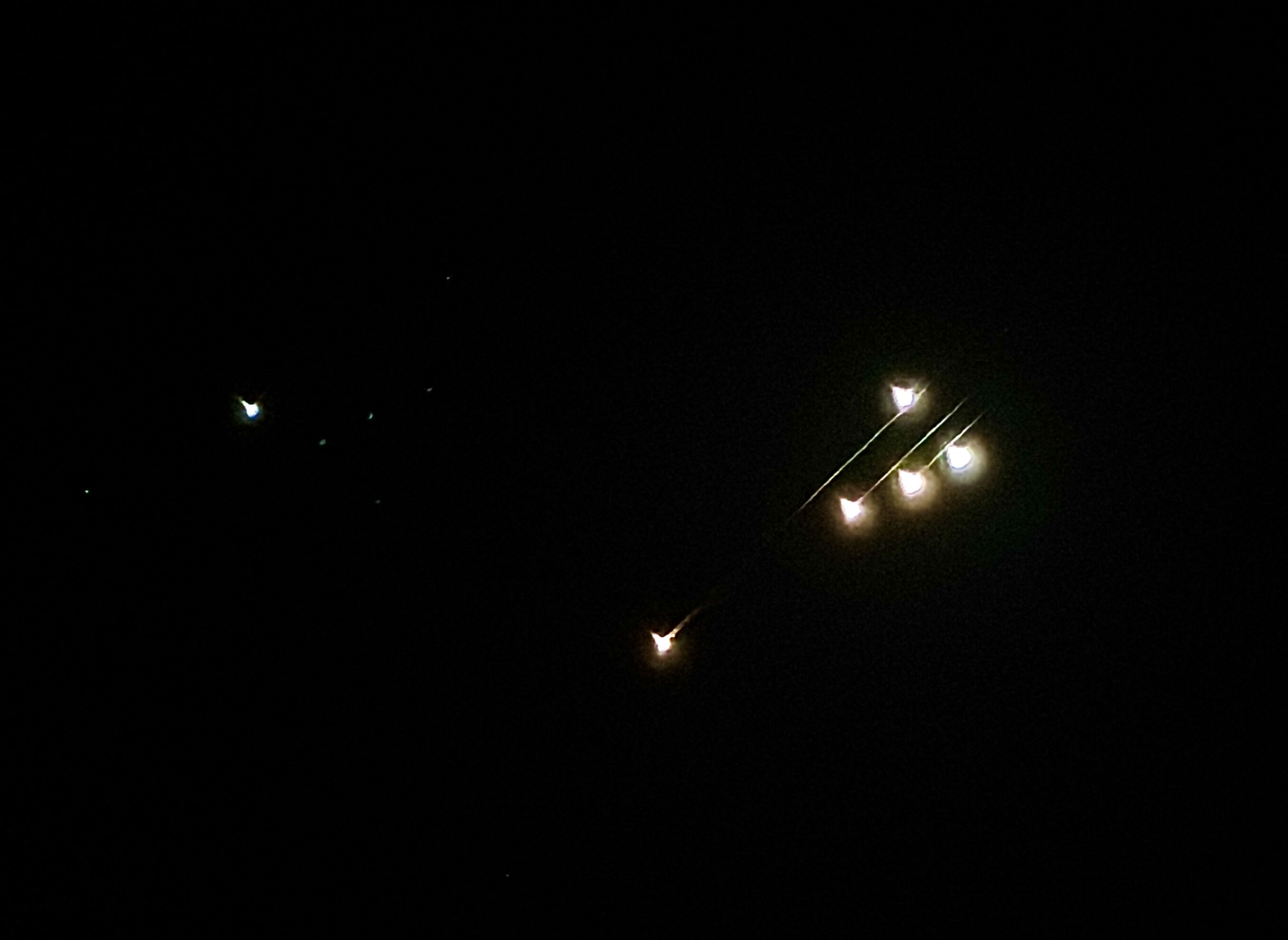 İran'dan İsrail'e misilleme saldırısı! Balistik füzeler ateşlendi, ölü ve yaralılar var İran'ın İsrail'e saldırısı başladı! Balistik füzeler ateşlendi - 1. Resim