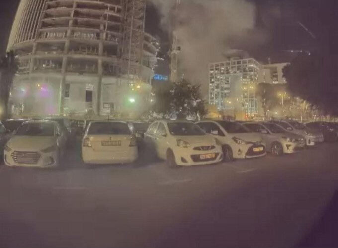 İran'dan İsrail'e misilleme saldırısı! Balistik füzeler ateşlendi, ölü ve yaralılar var İran'ın İsrail'e saldırısı başladı! Balistik füzeler ateşlendi - 1. Resim