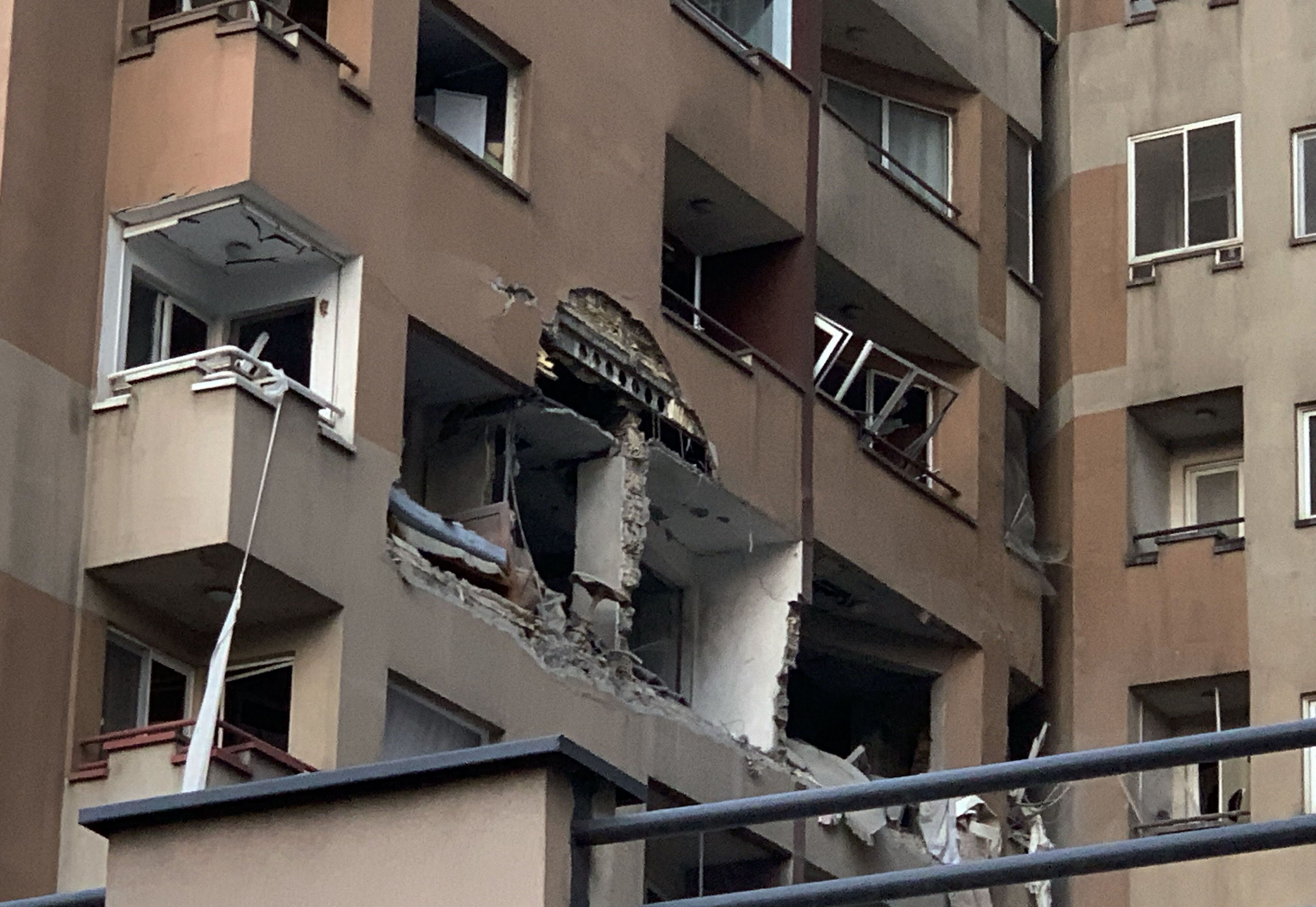 Netanyahu İran'a saldırılar sürerken açıkladı: Nükleer tehlike ortadan kalkana kadar vuracağız Netanyahu'dan İran'a saldırılar sürerken açıkladı: Nükleer tehlike ortadan kalkana kadar vuracağız - 1. Resim