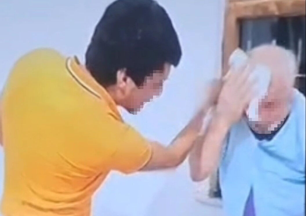 Yok böyle canilik: Yaşlı adamı döverek böyle öldürmüşler! Arkalarında ise tüyler ürperten senaryo bıraktılar Yok böyle canilik: Yaşlı adamı döverek böyle öldürmüşler! Arkalarında ise tüyler ürperten senaryo bıraktılar - 1. Resim