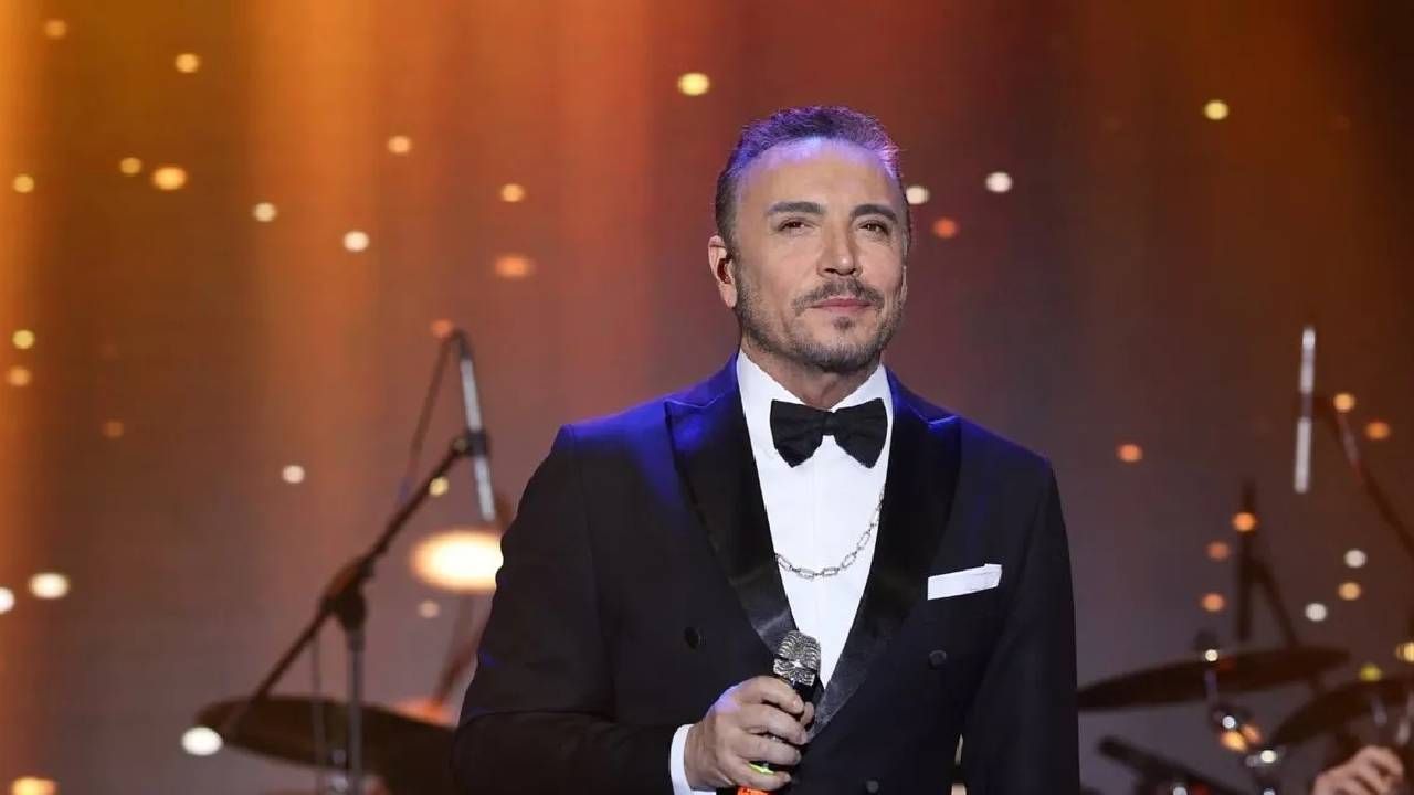 Yüz gerdirme operasyonu sonrası Cenk Eren’in son hali olay oldu: Eleştiri yağdı Yüz gerdirme operasyonu sonrası Cenk Eren’in son hali olay oldu: Eleştiri yağdı