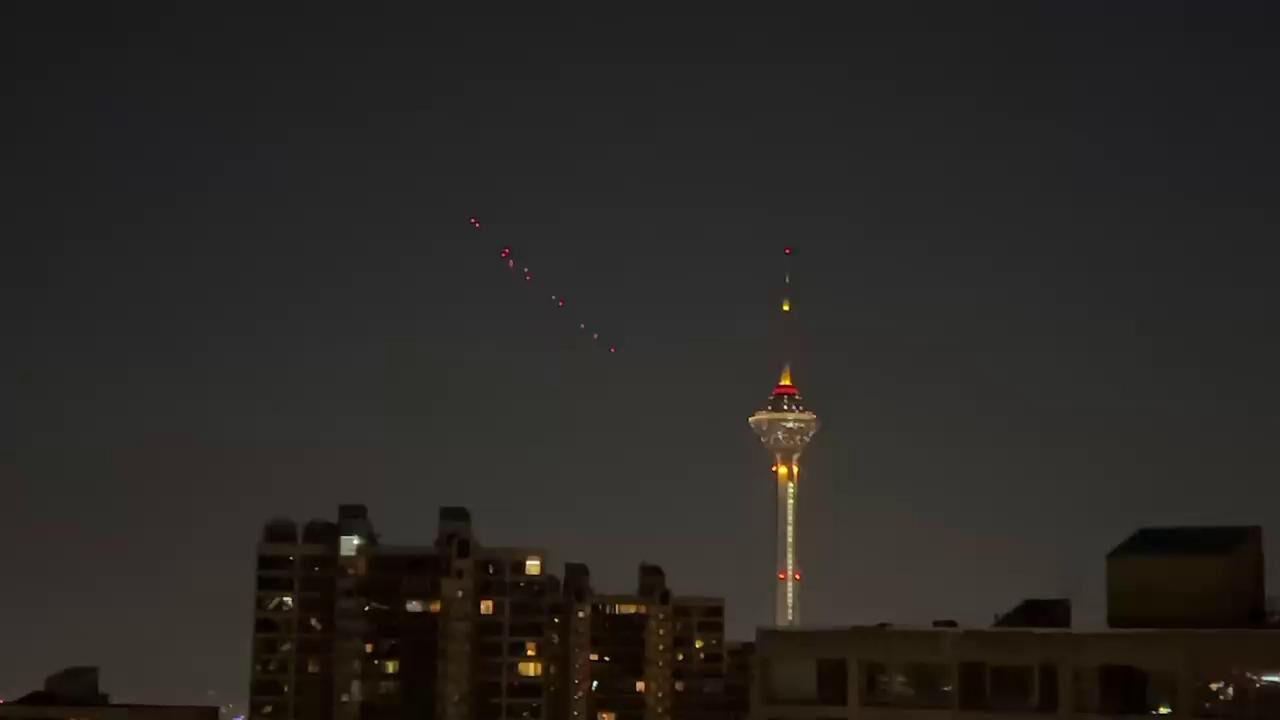 CANLI | İsrail ile İran karşılıklı hava saldırıları başlattı! Füzeler ateşlendi, savaş uçakları düşürülüyor CANLI | İsrail, İran'a yeni hava saldırıları başlattı! Savaş uçakları bir bir düşürülüyor - 1. Resim