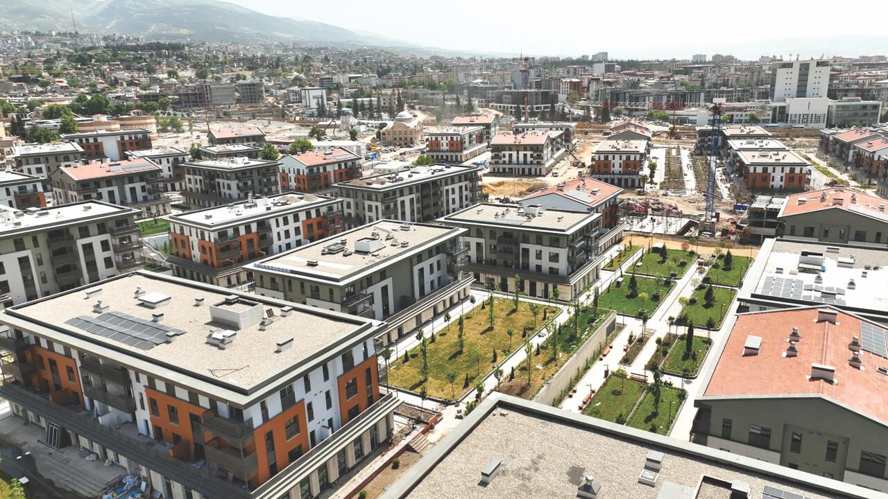 Cumhurbaşkanı Erdoğan ve Aliyev 250 bininci konutun anahtarını Azerbaycan Mahallesi’nde teslim edecek Cumhurbaşkanı Erdoğan ve Aliyev 250 bininci konutun anahtarını Azerbaycan Mahallesi’nde teslim edecek - 1. Resim