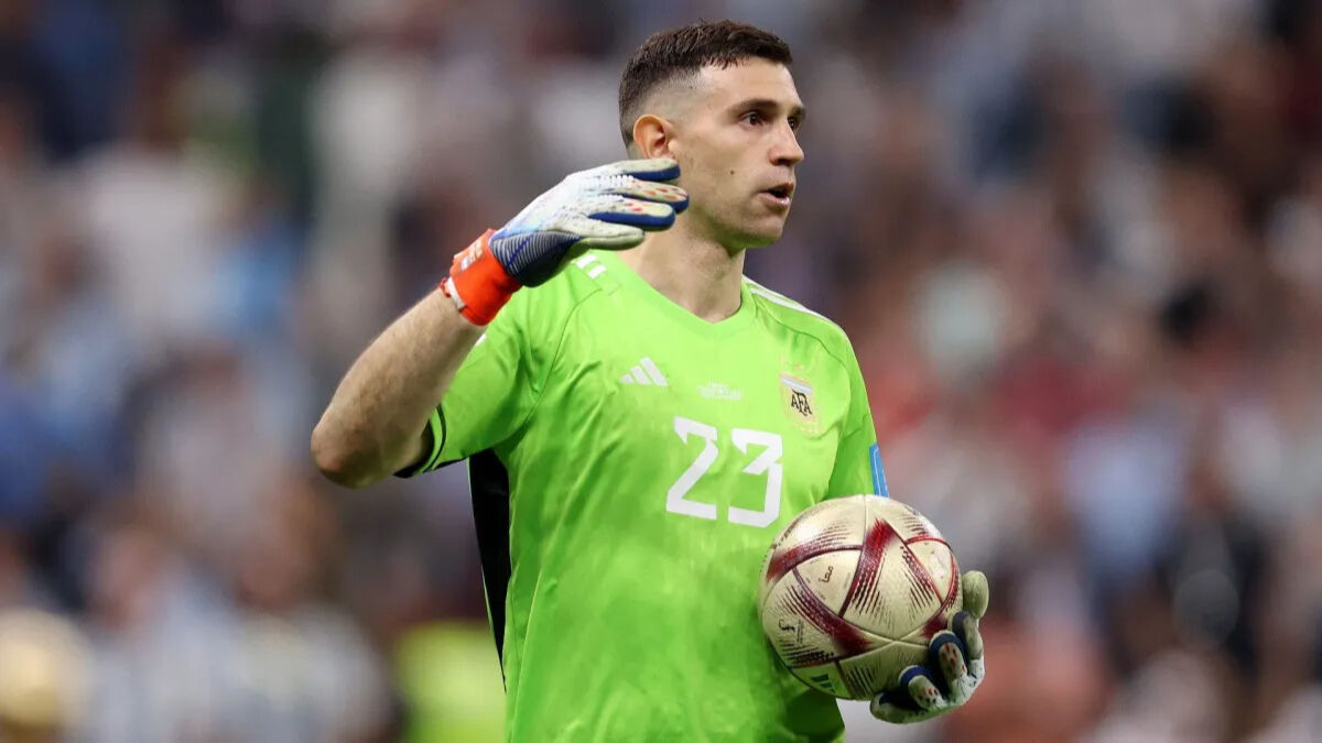 Emiliano Martinez kararını verdi! Galatasaray ilgileniyordu ama… Emiliano Martinez kararını verdi! Galatasaray ilgileniyordu ama… - 1. Resim