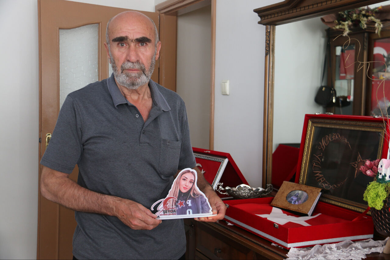 En buruk babalar günü! Şehit polis Şeyda Yılmaz'ın babası: Sesini duyduğumda akan sular dururdu En buruk babalar günü! Şehit polis Şeyda Yılmaz'ın babası: Sesini duyduğumda akan sular dururdu - 3. Resim