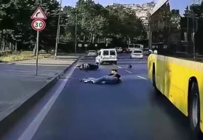 Eyüpsultan'da aynı noktada İETT otobüsü kazaları! Anbean kameraya yansıdı - 3. Resim