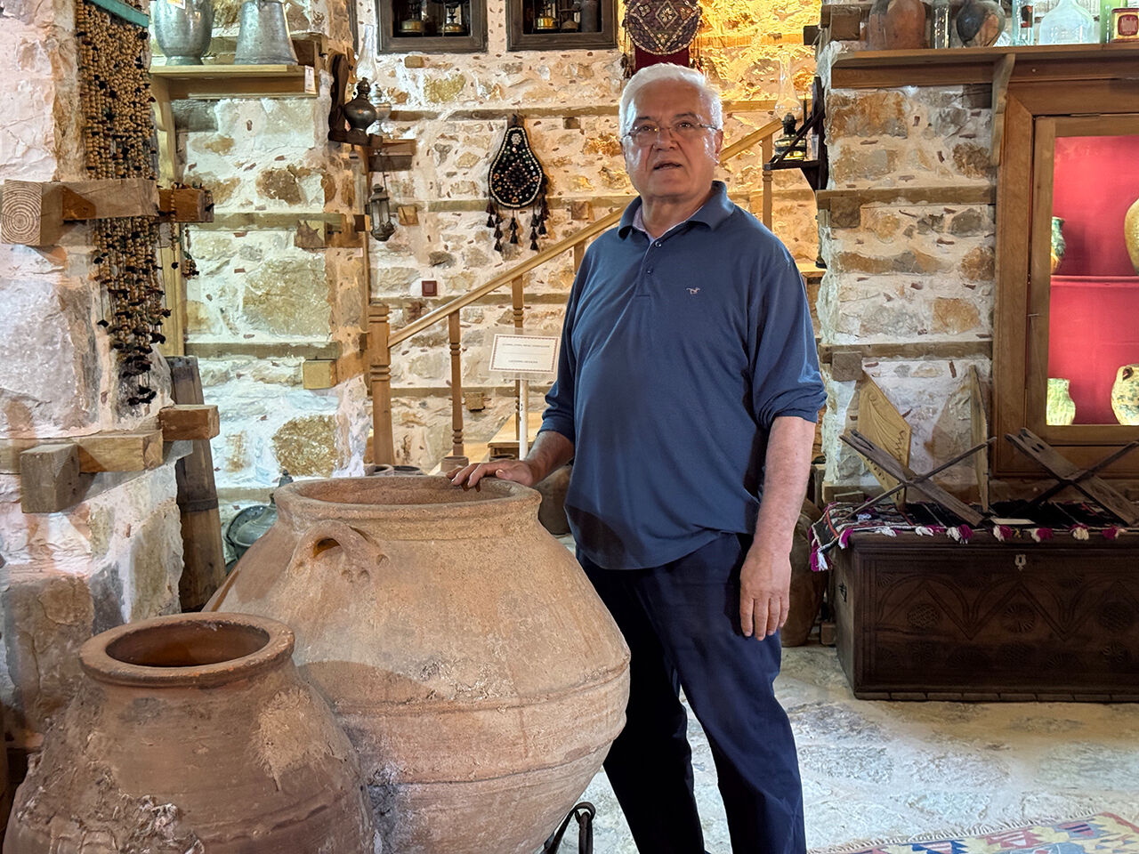 Görenler anlamıyor, hikayesi şaşırtıyor! 2 bin yıllık çıkan bal küpü köy müzesinde sergileniyor - 1. Resim