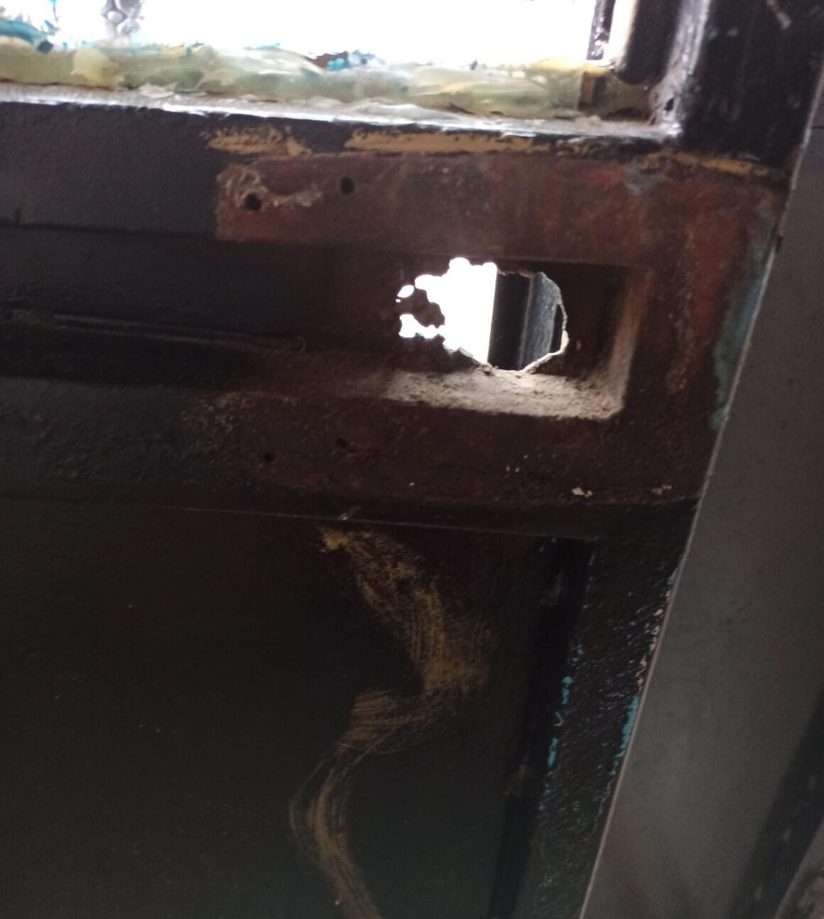 Kiracılar isyan etti! Hem ayakkabıları hem kargoları çalındı, yapan da tanıdık çıktı Kiracılar isyan etti! Hem ayakkabıları hem kargoları çalındı, yapan da tanıdık çıktı - 1. Resim