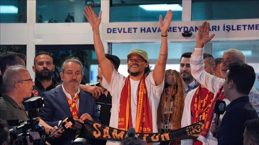 Leroy Sane imzayı atıp, Bayern Münih'e döndü! 36 milyon euroluk transfer: Galatasaray önlemini böyle aldı Leroy Sane imzayı atıp Bayern Münih'e döndü! 36 milyon euroluk transfer: Galatasaray önlemini böyle aldı - 2. Resim