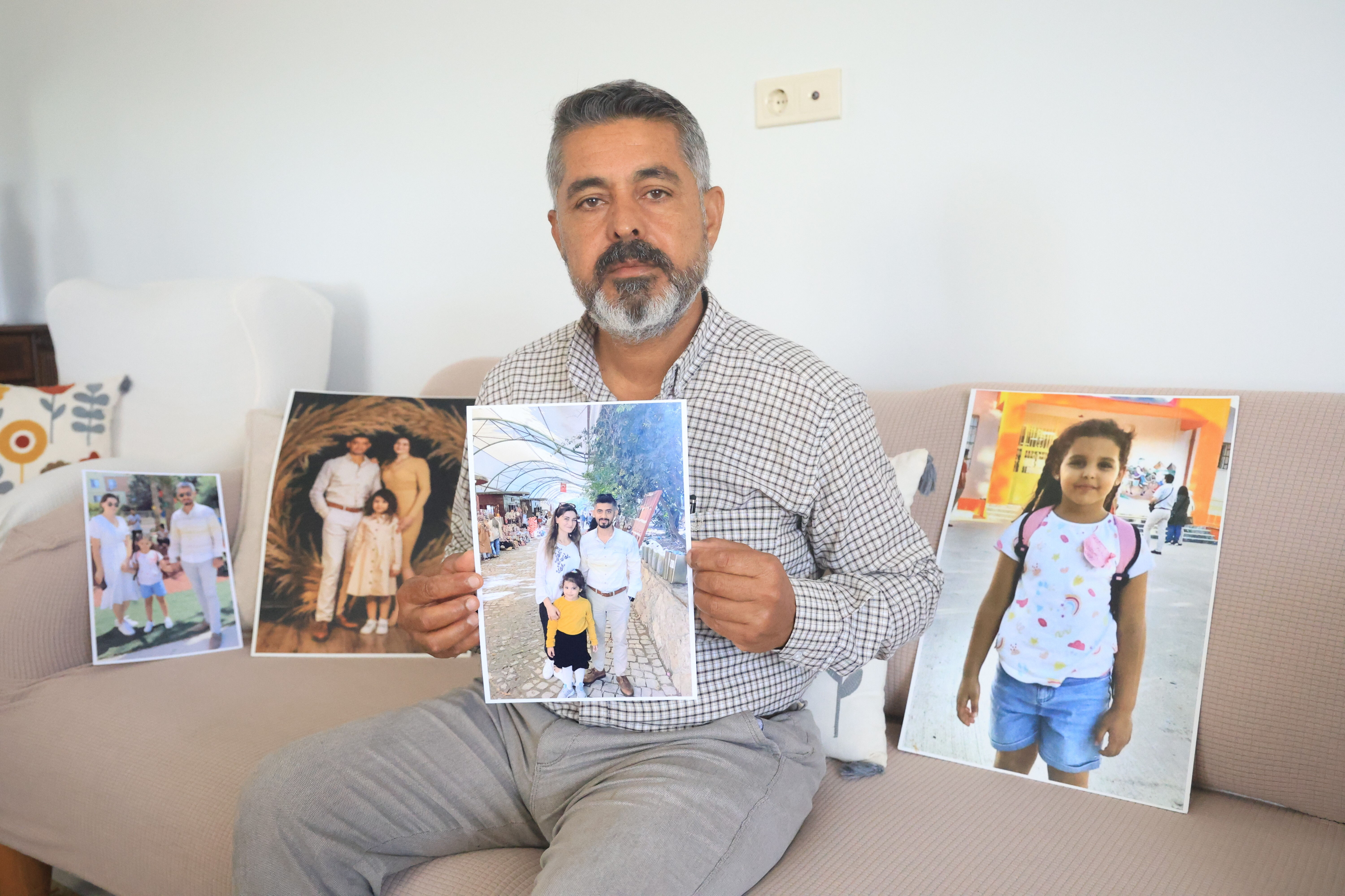 O gün adeta yok oldular! Acılı baba elinde fotoğraflarla her yerde arıyor - 1. Resim