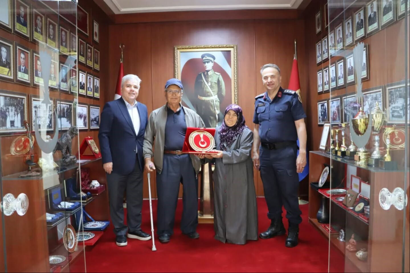 30 yıllık emeğini jandarmaya bağışladı! 