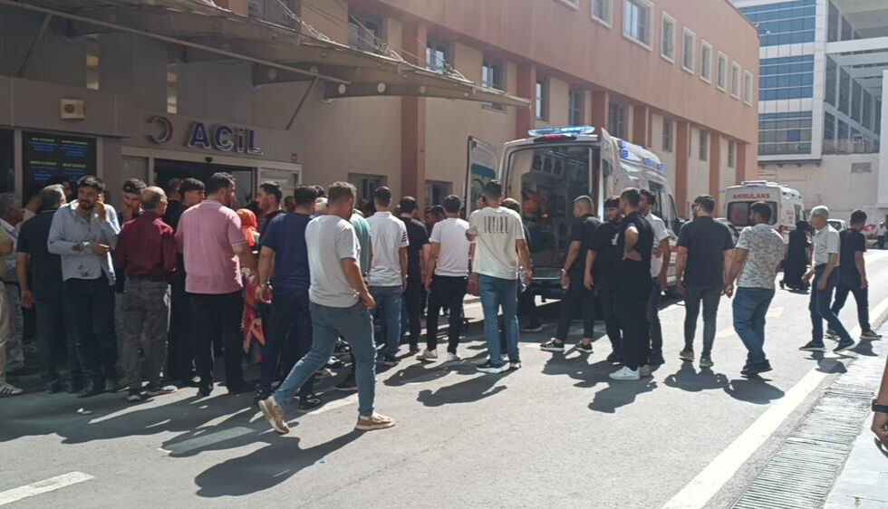 Batman'da balkon çöktü: Çok sayıda ölü ve yaralı var! Batman'da balkon çöktü: Çok sayıda ölü ve yaralı var! - 3. Resim