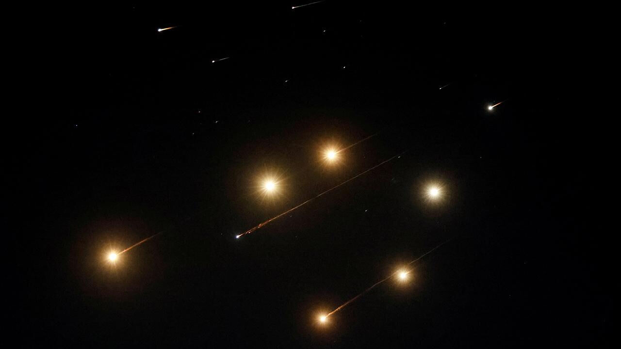 CANLI | İsrail ile İran karşılıklı hava saldırıları başlattı! Füzeler ateşlendi, savaş uçakları düşürülüyor CANLI | İsrail ile İran karşılıklı hava saldırıları başlattı! Füzeler ateşlendi, savaş uçakları düşürülüyor - 1. Resim