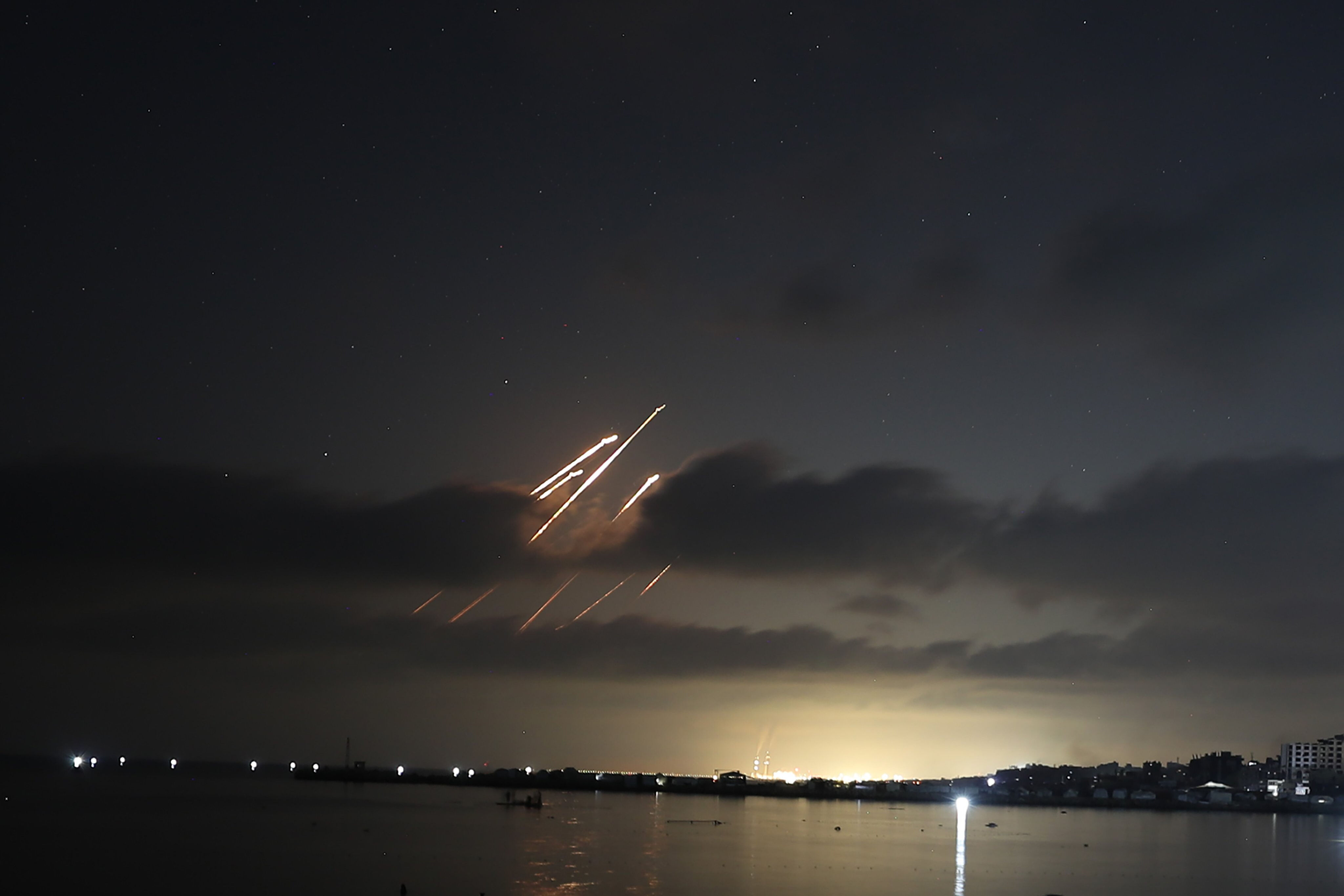 CANLI | İsrail ile İran karşılıklı hava saldırıları başlattı! Füzeler ateşlendi, savaş uçakları düşürülüyor CANLI | İsrail ile İran karşılıklı hava saldırıları başlattı! Füzeler ateşlendi, savaş uçakları düşürülüyor - 1. Resim