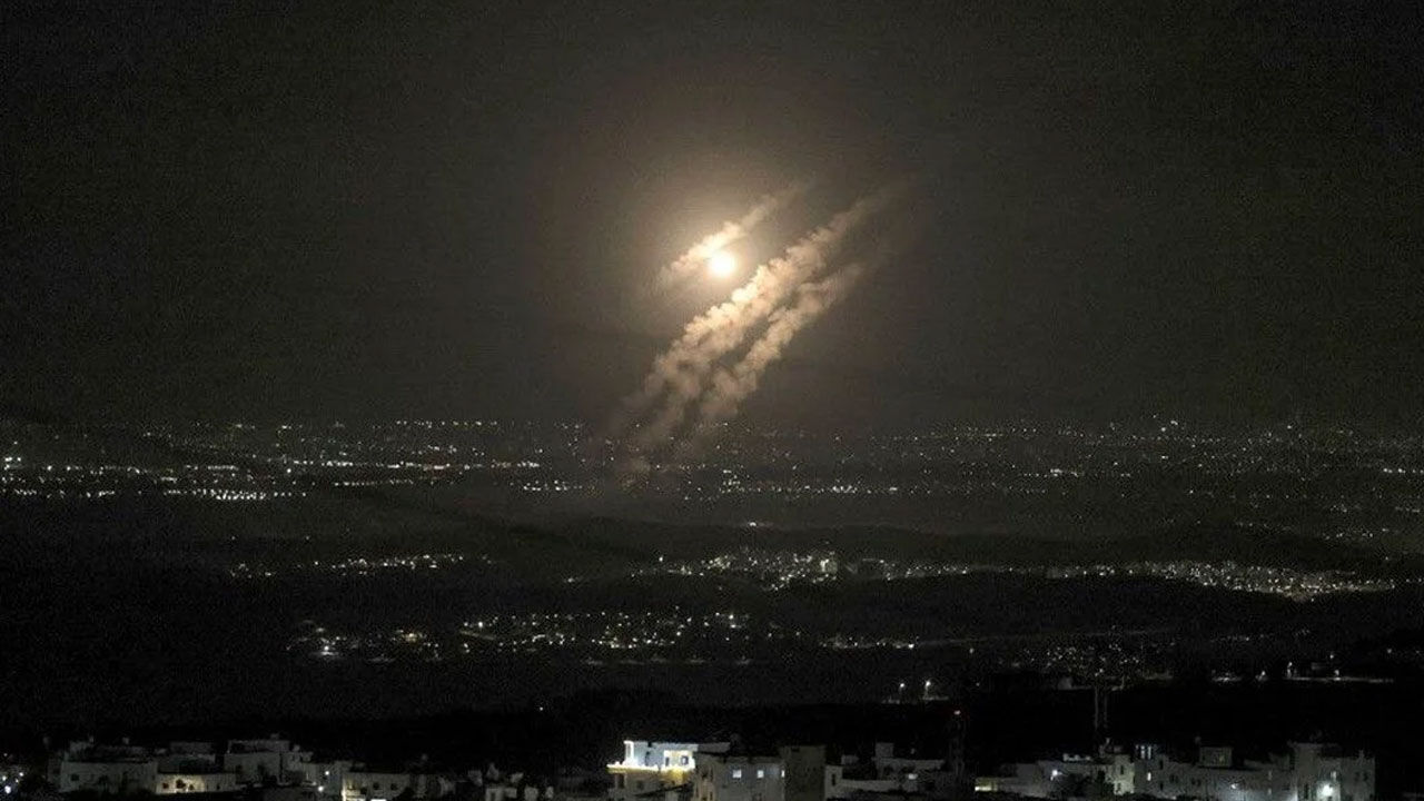 CANLI | Savaş büyüyor! İsrail İran'a yeni hava saldırıları başlattı - 1. Resim