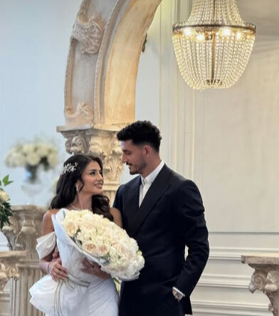 Oyuncu Hazal Çağlar ünlü futbolcuyla nişanlandı! İşte törenden kareler... Oyuncu Hazal Çağlar ünlü futbolcuyla nişanlandı! İşte törenden kareler... - 2. Resim