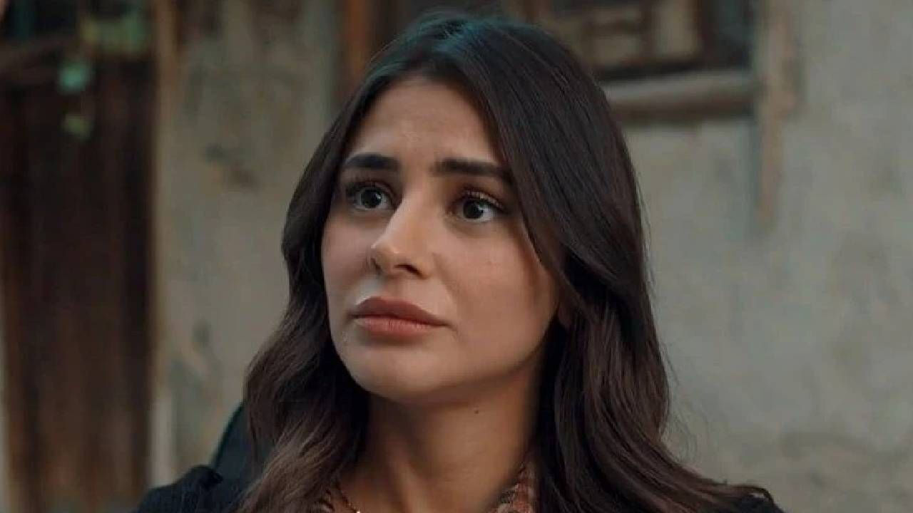 Oyuncu Hazal Çağlar ünlü futbolcuyla nişanlandı! İşte törenden kareler... Oyuncu Hazal Çağlar ünlü futbolcuyla nişanlandı! İşte törenden kareler... - 1. Resim