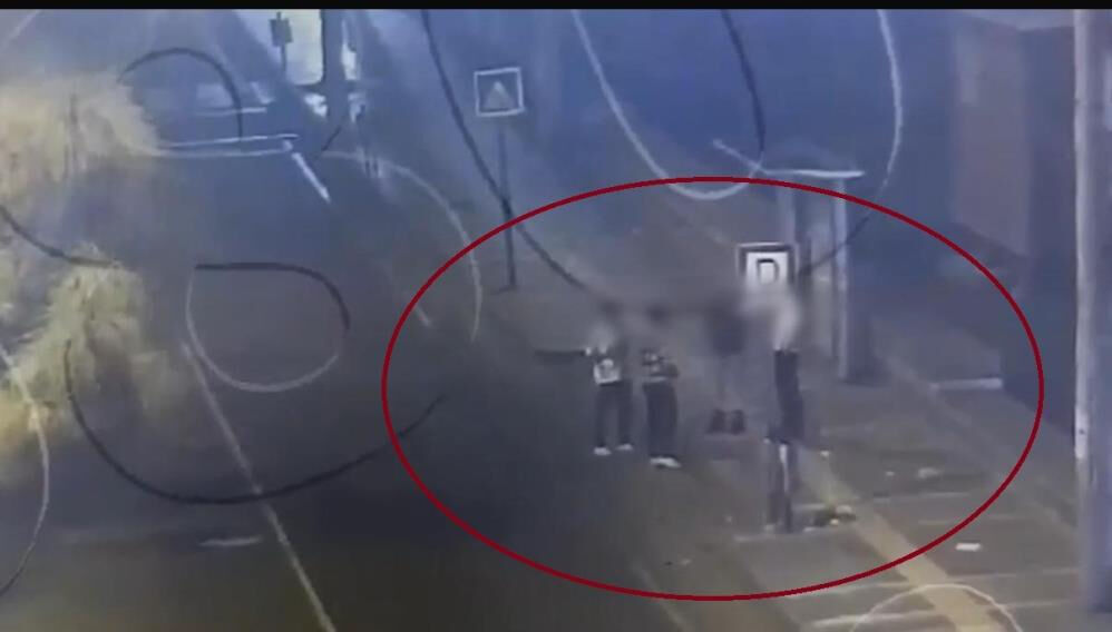 Polisler pazarcı ve simitçi kılığına girdi! Hiçbirine göz açtırmadılar Polisler pazarcı ve simitçi kılığına girdi! Hiçbirine göz açtırmadılar - 1. Resim