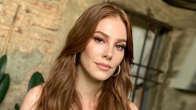 170 bin TL detayı gündem olmuştu! Oyuncu Elçin Sangu hakkında suç duyurusu 170 bin TL detayı gündem olmuştu! Oyuncu Elçin Sangu hakkında suç duyurusu - 1. Resim