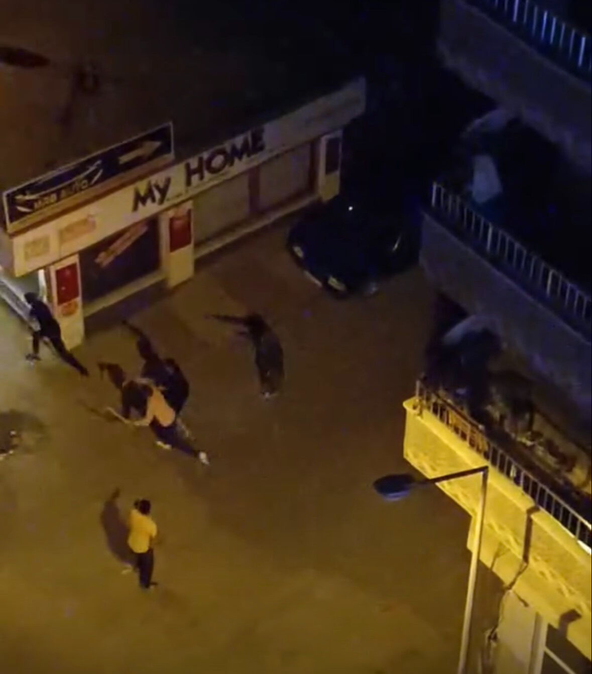 Adıyaman'da taşlı sopalı meydan savaşı! Çok sayıda yaralı var - 2. Resim