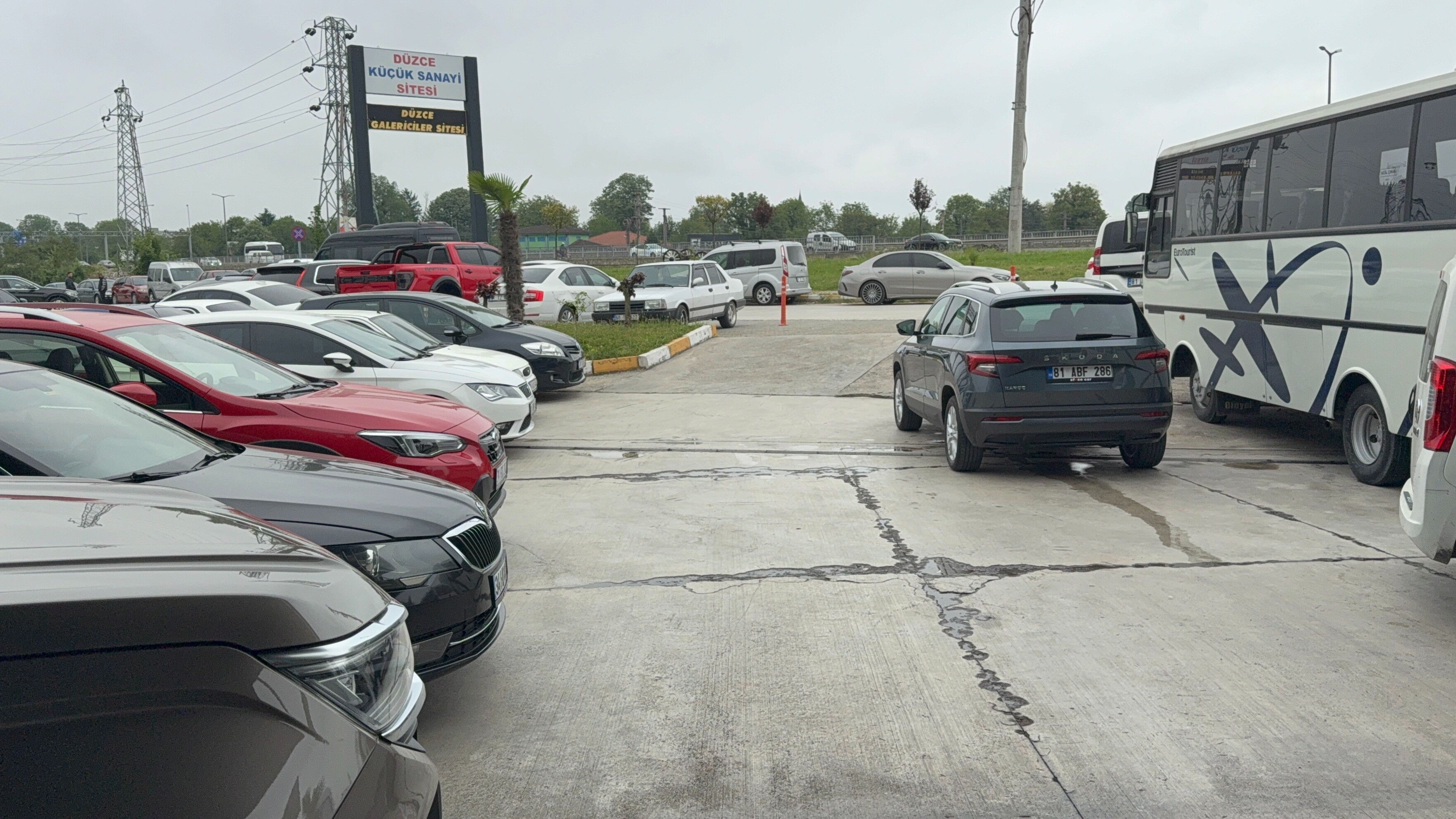 Araç alacaklara galericilerden uyarı: Kimin ne durumda olduğunu bilmiyoruz - 1. Resim