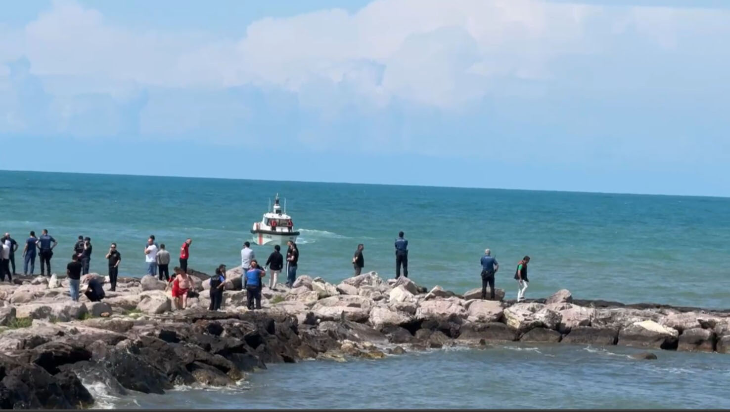 Denizde can pazarı! Baba kurtarıldı, oğlu aranıyor - 1. Resim