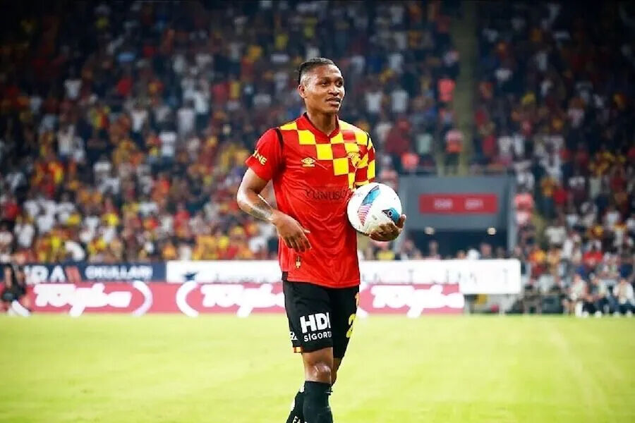 Göztepe'de Miroshi'ye Almanya kancası! İki kulüp sıraya girdi Göztepe'de Miroshi'ye Almanya kancası! İki kulüp sıraya girdi - 2. Resim