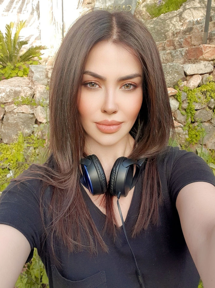 Herkes merak ediyordu! Savaşın ortasında kalan şarkıcı Lara ile ilgili yeni gelişme - 2. Resim